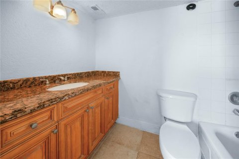 Condo in Orlando, Florida, 3 bedrooms № 2204227 - photo 13