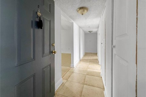 Condo in Orlando, Florida, 3 bedrooms № 2204227 - photo 4
