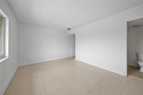 Condo in Orlando, Florida, 3 bedrooms № 2204227 - photo 17