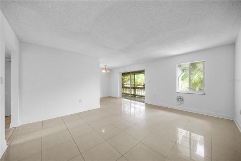 Condo in Orlando, Florida, 3 bedrooms № 2204227 - photo 10