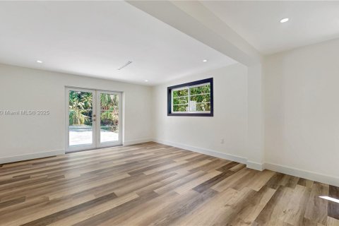 Casa en venta en Miami, Florida, 4 dormitorios, 307.69 m2 № 1607807 - foto 24