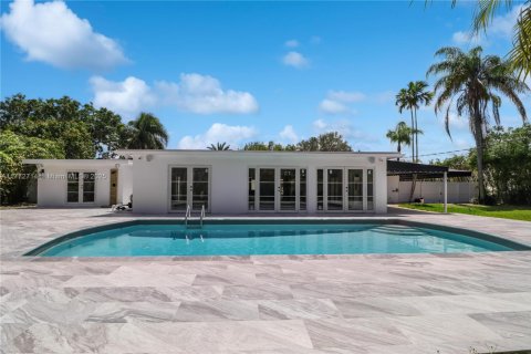 Casa en venta en Miami, Florida, 4 dormitorios, 307.69 m2 № 1607807 - foto 2