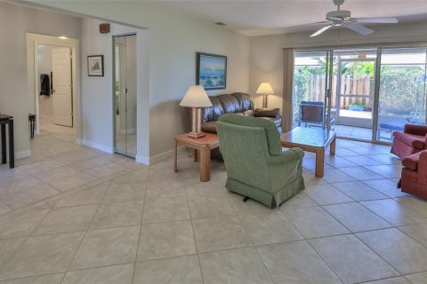 House in New Smyrna Beach, Florida 2 bedrooms, 146.32 sq.m. № 1576449 - photo 7