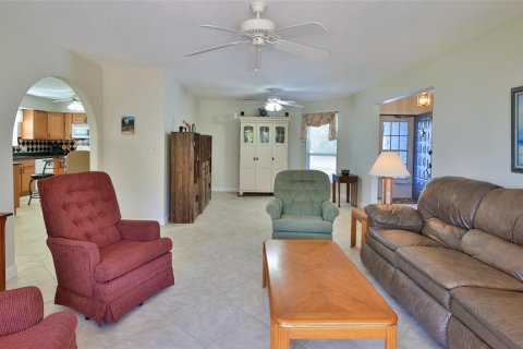 House in New Smyrna Beach, Florida 2 bedrooms, 146.32 sq.m. № 1576449 - photo 9
