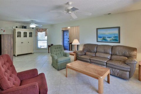 House in New Smyrna Beach, Florida 2 bedrooms, 146.32 sq.m. № 1576449 - photo 8