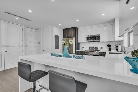 House in Key Largo, Florida 3 bedrooms, 153.29 sq.m. № 1726360 - photo 11
