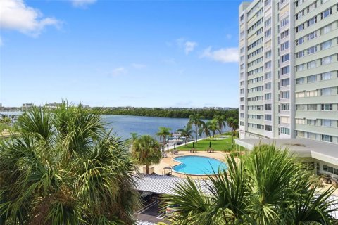 Condo à Clearwater, Floride, 2 chambres № 2123641