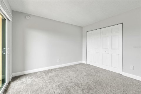 Condo in Clearwater, Florida, 2 bedrooms № 2123641 - photo 19
