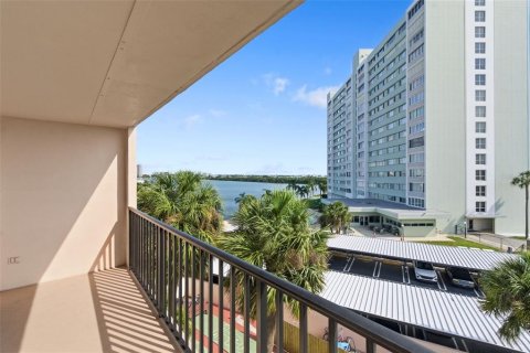 Condo in Clearwater, Florida, 2 bedrooms № 2123641 - photo 28