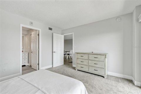 Condo in Clearwater, Florida, 2 bedrooms № 2123641 - photo 13
