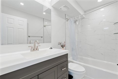 Condo in Clearwater, Florida, 2 bedrooms № 2123641 - photo 22