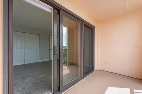 Condo in Clearwater, Florida, 2 bedrooms № 2123641 - photo 27