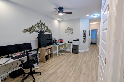 Townhouse in Clearwater, Florida 2 bedrooms, 145.95 sq.m. № 2413563 - photo 12