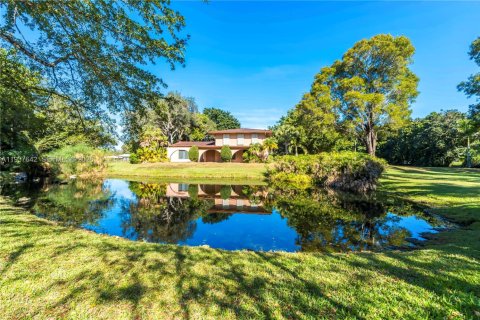 Villa ou maison à vendre à Southwest Ranches, Floride: 5 chambres, 327.39 m2 № 2024422 - photo 28