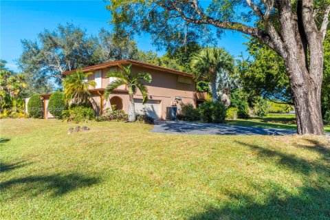 Villa ou maison à vendre à Southwest Ranches, Floride: 5 chambres, 327.39 m2 № 2024422 - photo 26