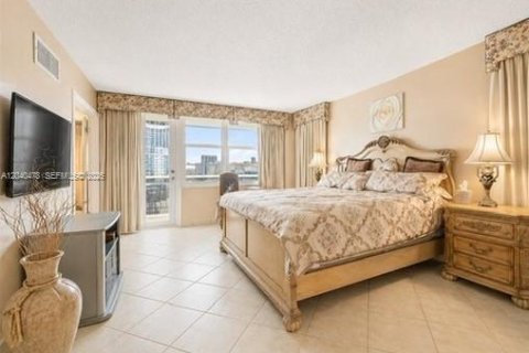 Apartment in Hollywood, Florida 2 bedrooms, 135.54 sq.m. № 2145936 - photo 16