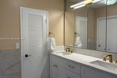 Apartment in Hollywood, Florida 2 bedrooms, 135.54 sq.m. № 2145936 - photo 15