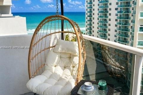 Apartment in Hollywood, Florida 2 bedrooms, 135.54 sq.m. № 2145936 - photo 23