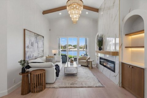 House in Jupiter, Florida 3 bedrooms, 235.51 sq.m. № 2088129 - photo 13