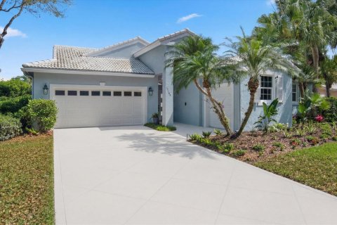 House in Jupiter, Florida 3 bedrooms, 235.51 sq.m. № 2088129 - photo 2