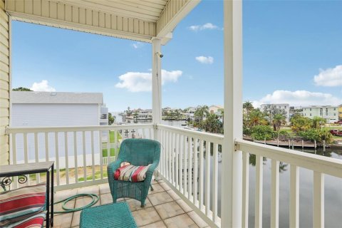 House in Hudson, Florida 3 bedrooms, 208.66 sq.m. № 2093867 - photo 21