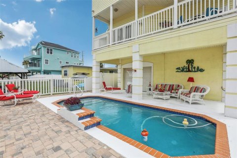 House in Hudson, Florida 3 bedrooms, 208.66 sq.m. № 2093867 - photo 23