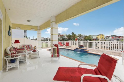 House in Hudson, Florida 3 bedrooms, 208.66 sq.m. № 2093867 - photo 22