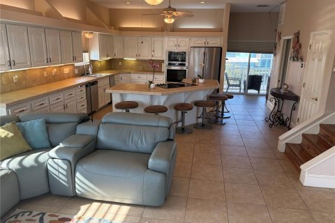 House in Hudson, Florida 3 bedrooms, 208.66 sq.m. № 2093867 - photo 7