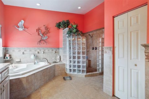 House in Hudson, Florida 3 bedrooms, 208.66 sq.m. № 2093867 - photo 13