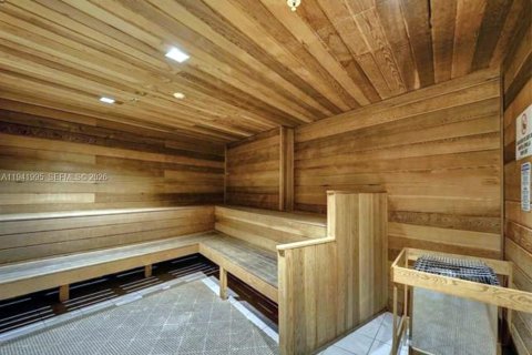 Купить кондоминиум в Халландейл-Бич, Флорида 1 спальня, 76.92м2, № 2000444 - фото 19