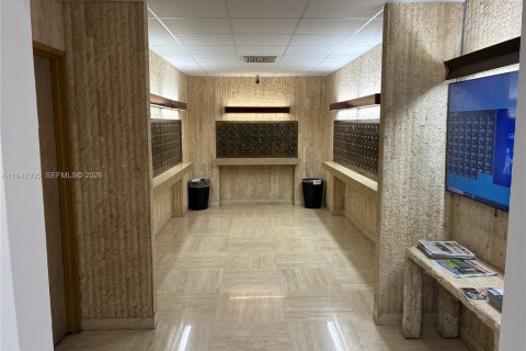 Купить кондоминиум в Халландейл-Бич, Флорида 1 спальня, 76.92м2, № 2000444 - фото 18