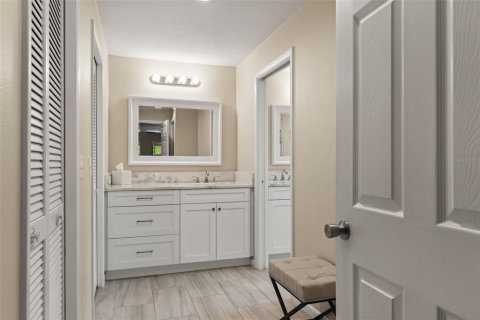 Villa ou maison à vendre à Tampa, Floride: 4 chambres, 247.4 m2 № 2149973 - photo 11