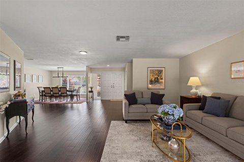 Villa ou maison à vendre à Tampa, Floride: 4 chambres, 247.4 m2 № 2149973 - photo 7