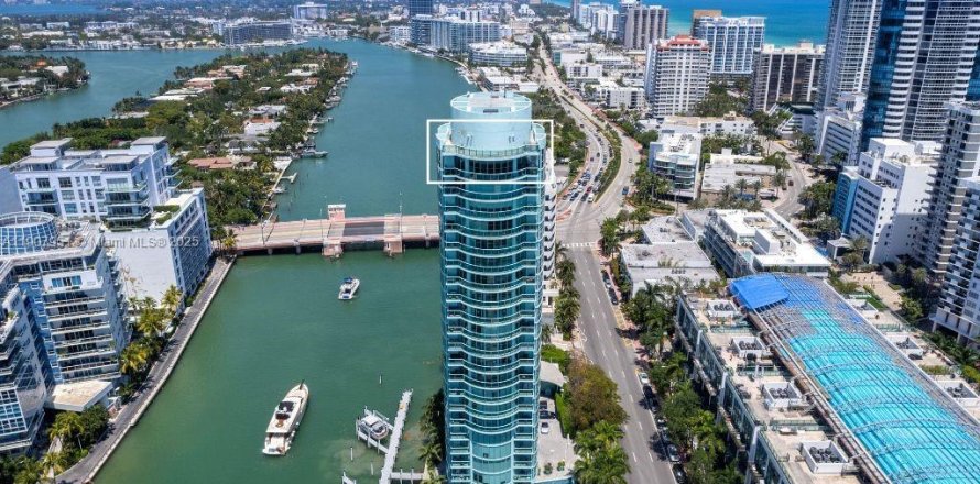 Condo in Miami Beach, Florida, 3 bedrooms  № 1970955