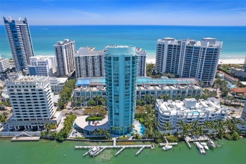 Condo in Miami Beach, Florida, 3 bedrooms  № 1970955 - photo 8