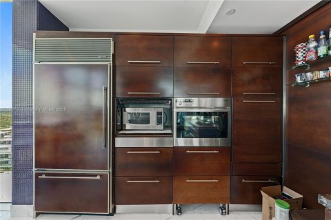 Condo in Miami Beach, Florida, 3 bedrooms  № 1970955 - photo 15