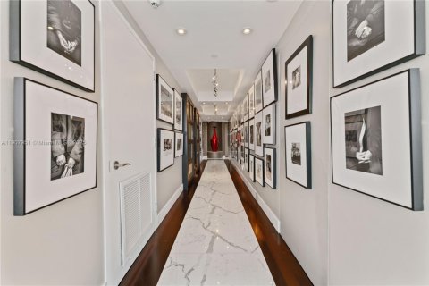 Condo in Miami Beach, Florida, 3 bedrooms  № 1970955 - photo 4