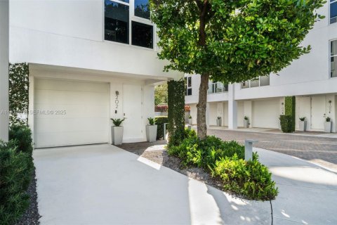 Condominio en venta en Miami, Florida, 3 dormitorios, 207.73 m2 № 2154811 - foto 17