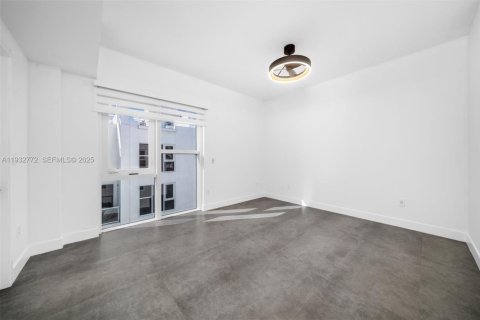 Condominio en venta en Miami, Florida, 3 dormitorios, 207.73 m2 № 2154811 - foto 30