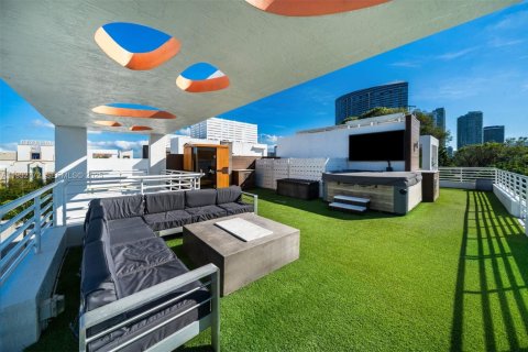 Condominio en venta en Miami, Florida, 3 dormitorios, 207.73 m2 № 2154811 - foto 8