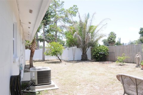 Villa ou maison à vendre à Tampa, Floride: 3 chambres, 122.63 m2 № 2197016 - photo 27