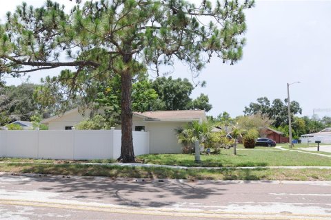 Villa ou maison à vendre à Tampa, Floride: 3 chambres, 122.63 m2 № 2197016 - photo 5