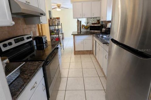 Villa ou maison à vendre à Tampa, Floride: 3 chambres, 122.63 m2 № 2197016 - photo 13