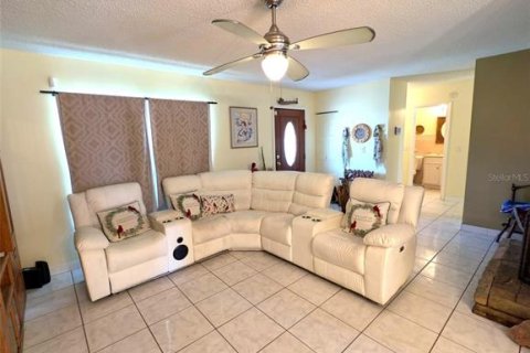 Villa ou maison à vendre à Tampa, Floride: 3 chambres, 122.63 m2 № 2197016 - photo 8