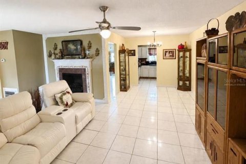 Villa ou maison à vendre à Tampa, Floride: 3 chambres, 122.63 m2 № 2197016 - photo 10