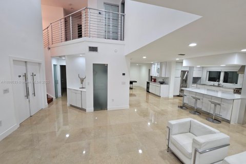 Villa ou maison à vendre à Doral, Floride: 5 chambres, 273.69 m2 № 2081649 - photo 5