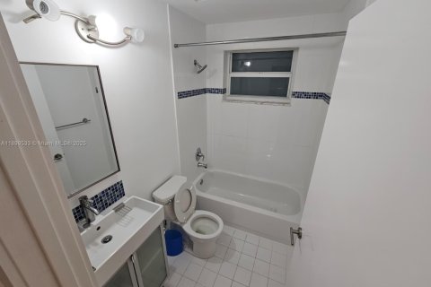 Villa ou maison à vendre à Doral, Floride: 5 chambres, 273.69 m2 № 2081649 - photo 20