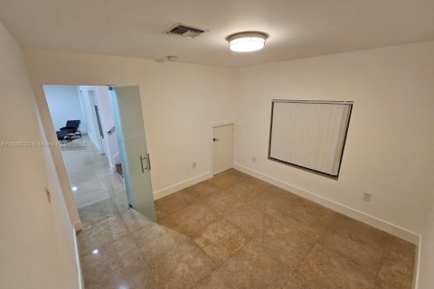 Villa ou maison à vendre à Doral, Floride: 5 chambres, 273.69 m2 № 2081649 - photo 13