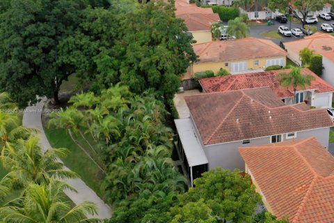 Villa ou maison à vendre à Doral, Floride: 5 chambres, 273.69 m2 № 2081649 - photo 4