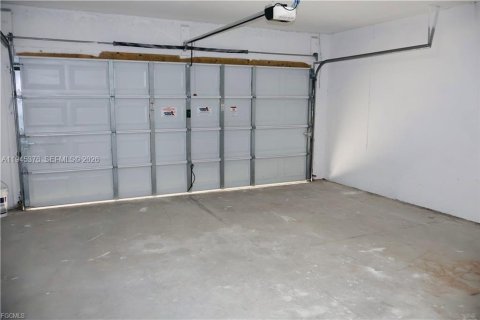 Casa en venta en Lehigh Acres, Florida, 3 dormitorios № 2002513 - foto 18